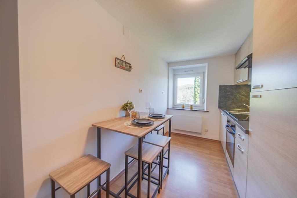 Charmant Appartement 2 Chambres Proche Luxembourg Redingen Exterior foto
